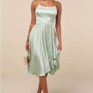 🐞Lulus Green Satin Tie-Back Dress